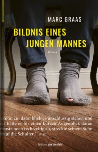 Couverture du livre : Bildnis eines jungen Mannes – 9789995942878 - sur www.promoculture.lu