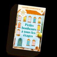 Couverture du livre : Petits bonheurs à tous les étages – 9782385294335 - sur www.promoculture.lu