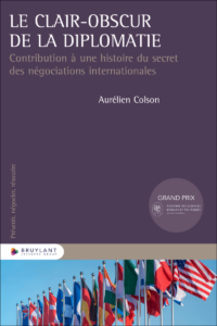 Couverture du livre : Le clair-obscur de la diplomatie – 9782802778561 - sur www.promoculture.lu